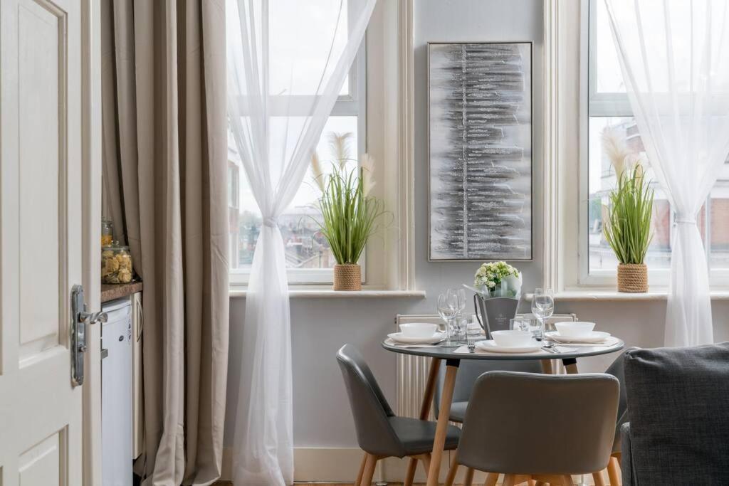 Cozy 1 Bed For 4 Paddington Apartamento Londres Exterior foto